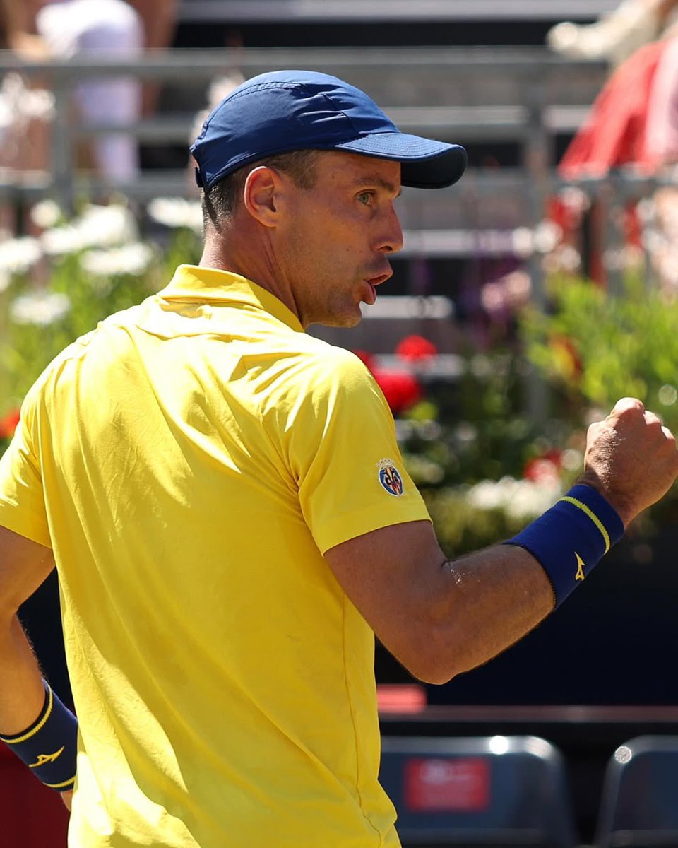 𝐑𝐎𝐎𝐎𝐁𝐄𝐄𝐄𝐄𝐑 🗣️💪

🇪🇸 Bautista se hace con Rune 🇩🇰 en el #HSBCChampionships por 7-6(5) 6-7 6-2 y se cruzará con Alcaraz mañana por un hueco en la final de Queens ❤️‍🔥 

📸 Roberto Bautista