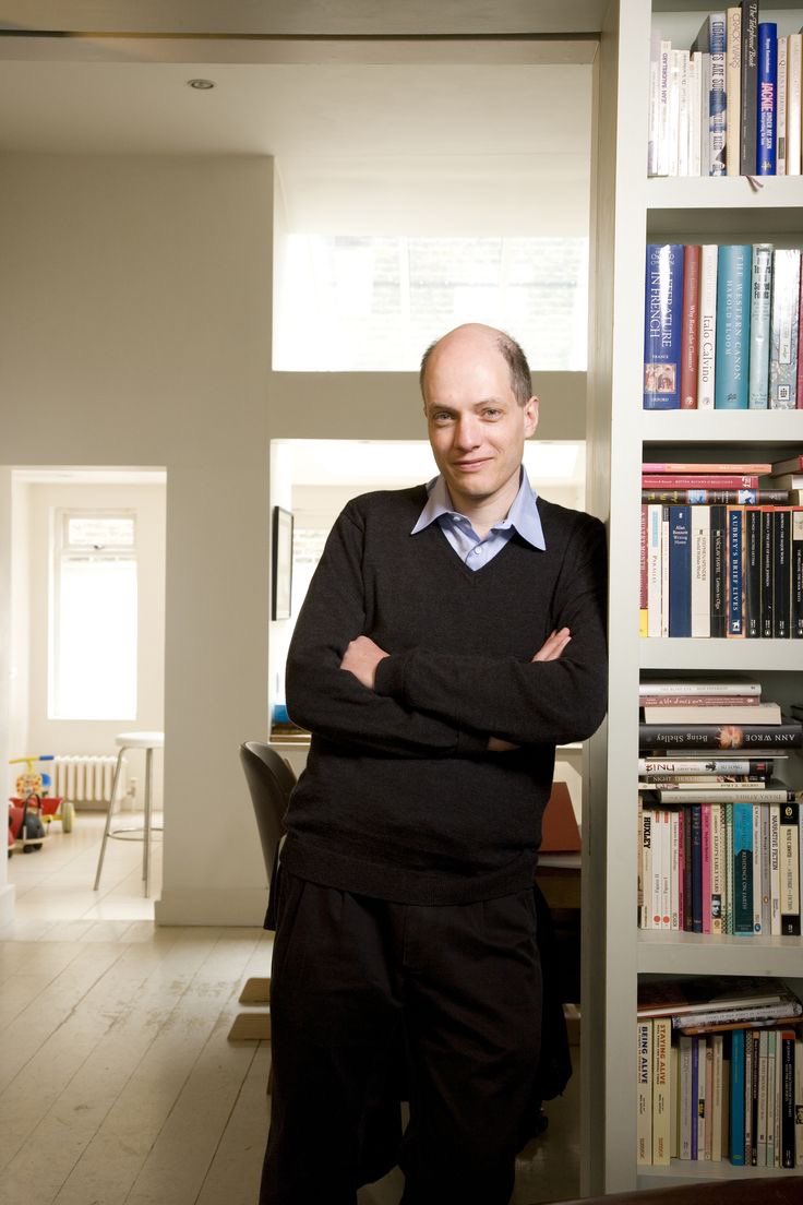 “Olgun bir insan ilk görüşte aşık olmaz.”

Alain de Botton | Aşk Üzerine