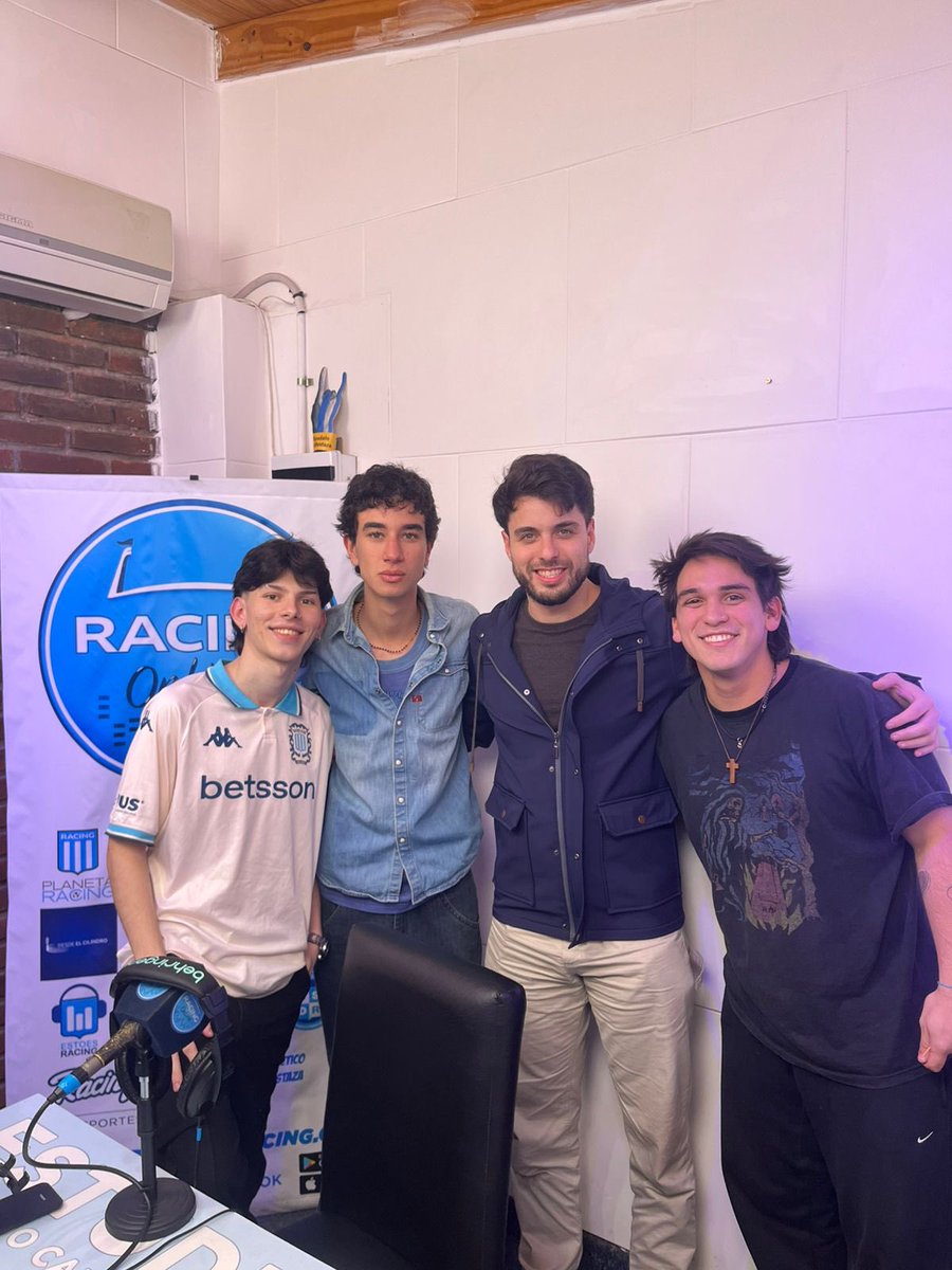Proyecto Academia (@proyectoacade) on Twitter photo ¿ASÍ QUE TODAVÍA NO VISTE EL PROGRAMA DE LOS 4 FANTÁSTICOS?
El gran <a href="/JTorresantoro/">Jero Torresantoro</a> se hizo presente en los estudios de <a href="/RacingOnline2/">Racing Online</a> para hablar de absolutamente todo👀👀 Definitivamente uno de los programas del año, imperdible.
👇👇👇👇👇👇👇👇👇👇
youtube.com/live/e22y8TGhU… ¿ASÍ QUE TODAVÍA NO VISTE EL PROGRAMA DE LOS 4 FANTÁSTICOS?
El gran <a href="/JTorresantoro/">Jero Torresantoro</a> se hizo presente en los estudios de <a href="/RacingOnline2/">Racing Online</a> para hablar de absolutamente todo👀👀 Definitivamente uno de los programas del año, imperdible.
👇👇👇👇👇👇👇👇👇👇
youtube.com/live/e22y8TGhU…