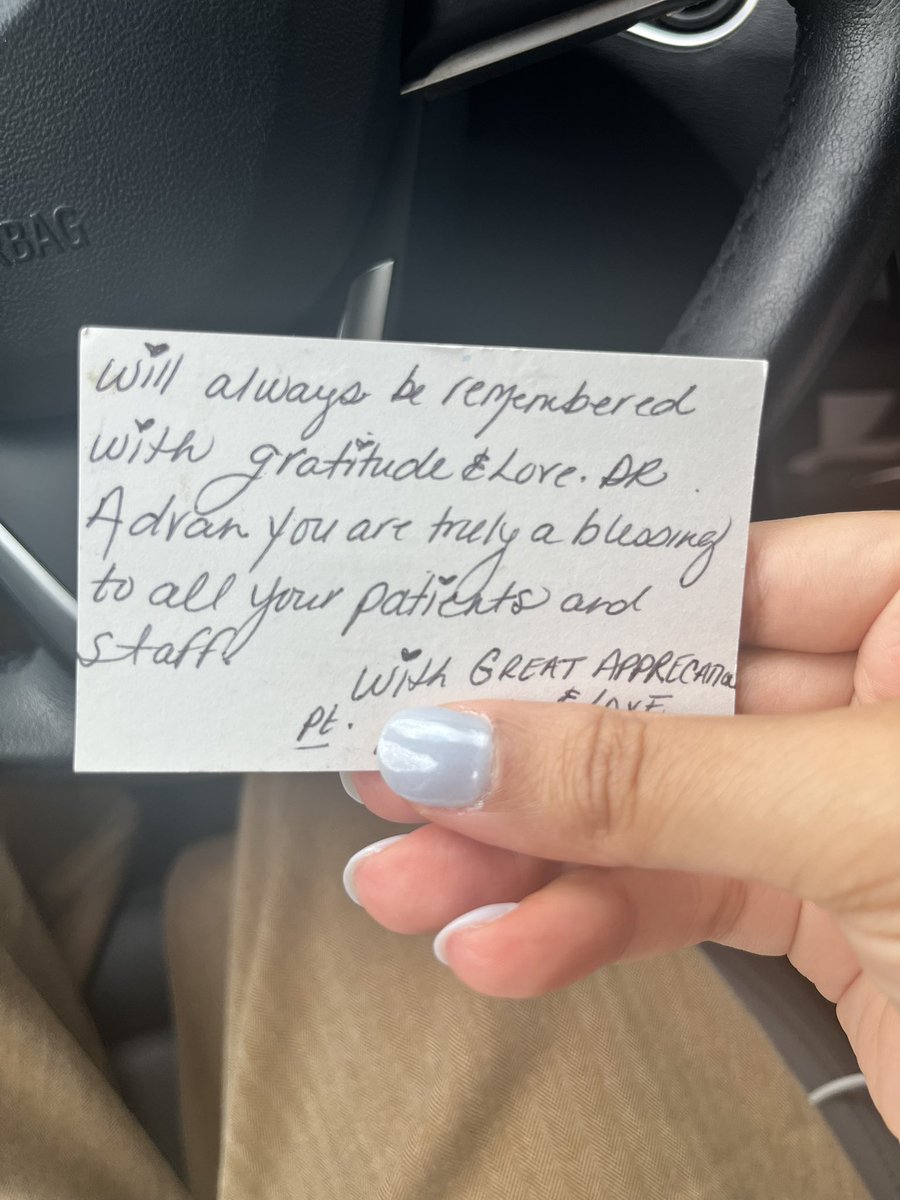 AdvaniRashmiMD's tweet image. This feeling 👇🏽
… is indescribable
If there ever is a moment where you feel like you are not creating an impact, let this be your reminder.
This patient of mine had an outlet reduction with me and has achieved success through the #endobariatricprogram @MountSinaiNYC…