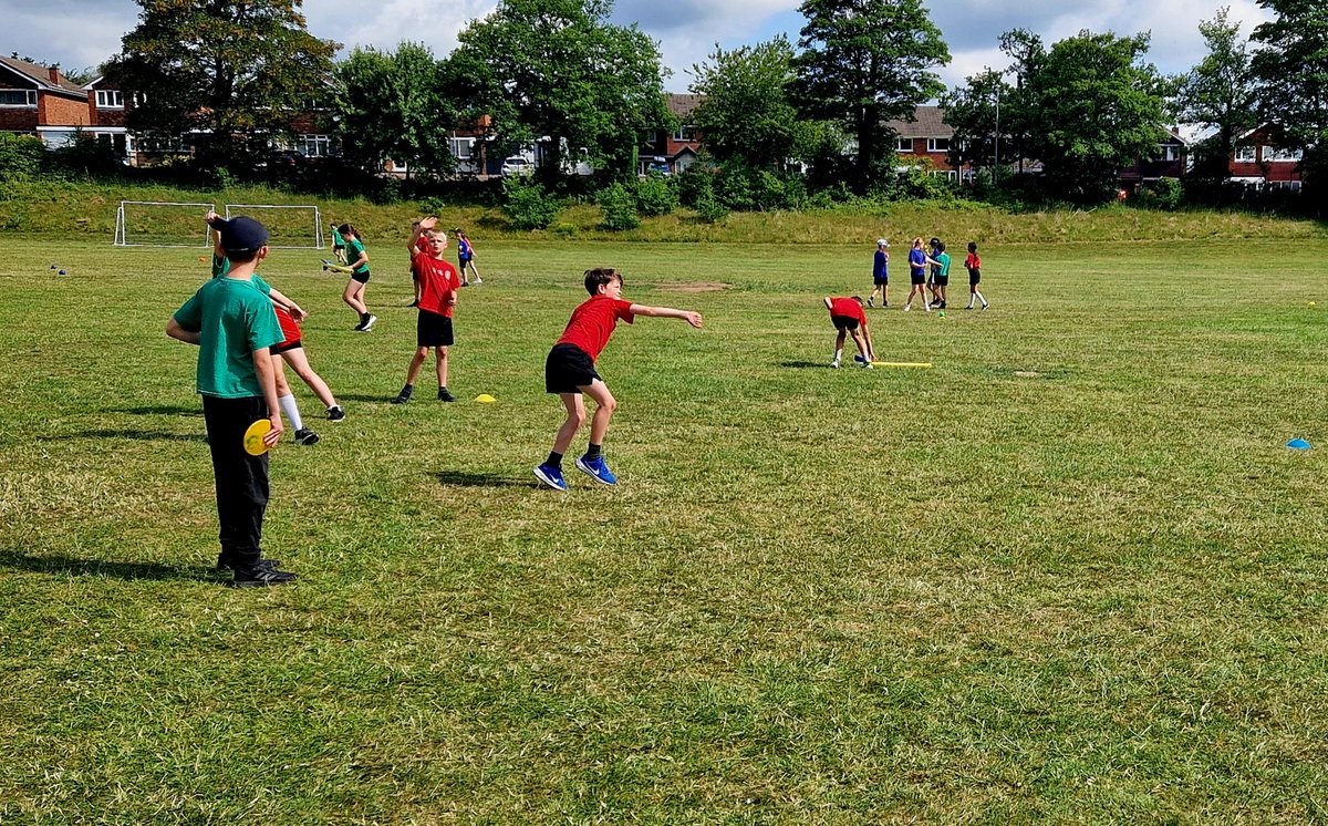 Class5Highpri's tweet photo. In our #HighfieldsPE lesson we continued to hone our field athletics skills of javelin, hammer, discus & shot. The hammer needs good hip swivelling to help with momentum! https://t.co/BtYCy7AV8J