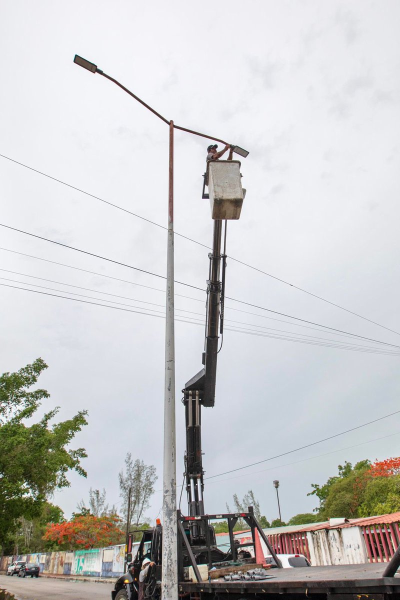 Carrillo siempre iluminado para todos: brigadas del Ayuntamiento continúan con la atención a la ciudadanía

FCP.- El Gobierno Municipal de Felipe Carrillo Puerto continúa con las brigadas de atención al sistema de alumbrado público en colonias y comunidades rurales, procurando un