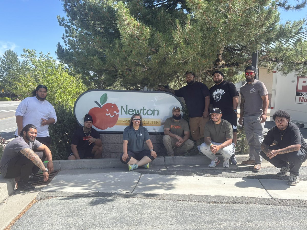 Our club members got the chance to help out TokoMovers moving company today, at the Newton Learning Center. A program specialized for students with learning disabilities and autism here in Reno, NV. 

#autismawareness 
#Forthekids