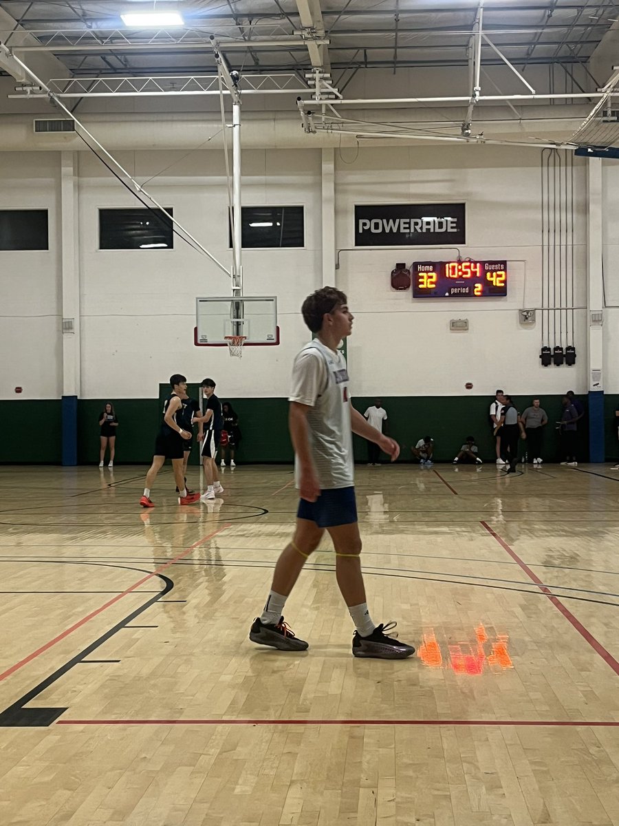 🚨#TABC SHOWCASE🚨

Young man can shoot it <a href="/gusmills2028/">Gus Mills</a> 

-Confident 
-Always ready 
-Quick release

4th triple of the day, as he sized up his defender and pulled it from the top of the key. 

<a href="/AlamoCityHoops1/">Alamo City Hoops</a> #ACH