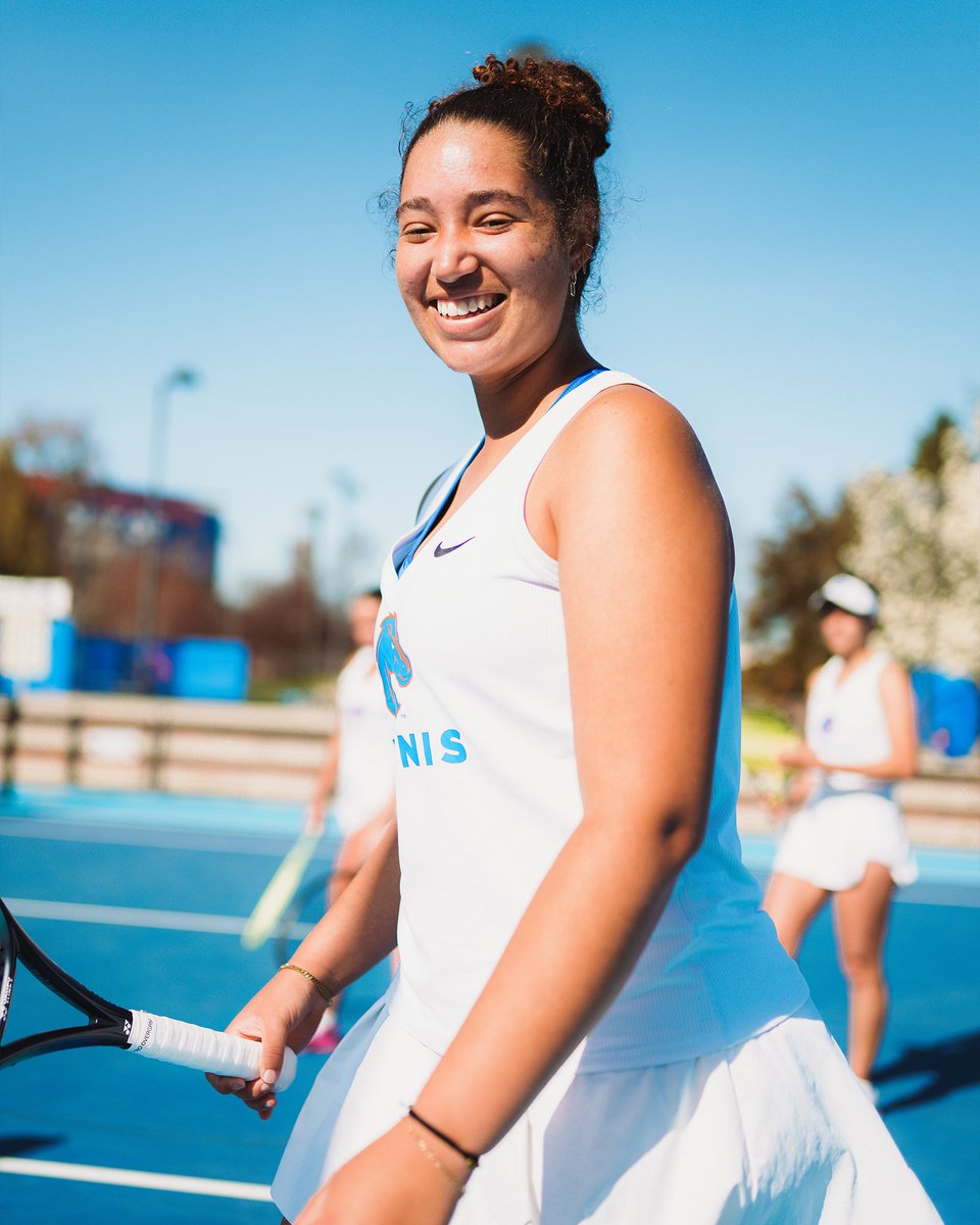 BroncoSportsWTN's tweet image. All smiles for 𝑰𝒏𝒕𝒆𝒓𝒏𝒂𝒕𝒊𝒐𝒏𝒂𝒍 𝑻𝒆𝒏𝒏𝒊𝒔 𝑫𝒂𝒚😃
#BleedBlue | #WhatsNext