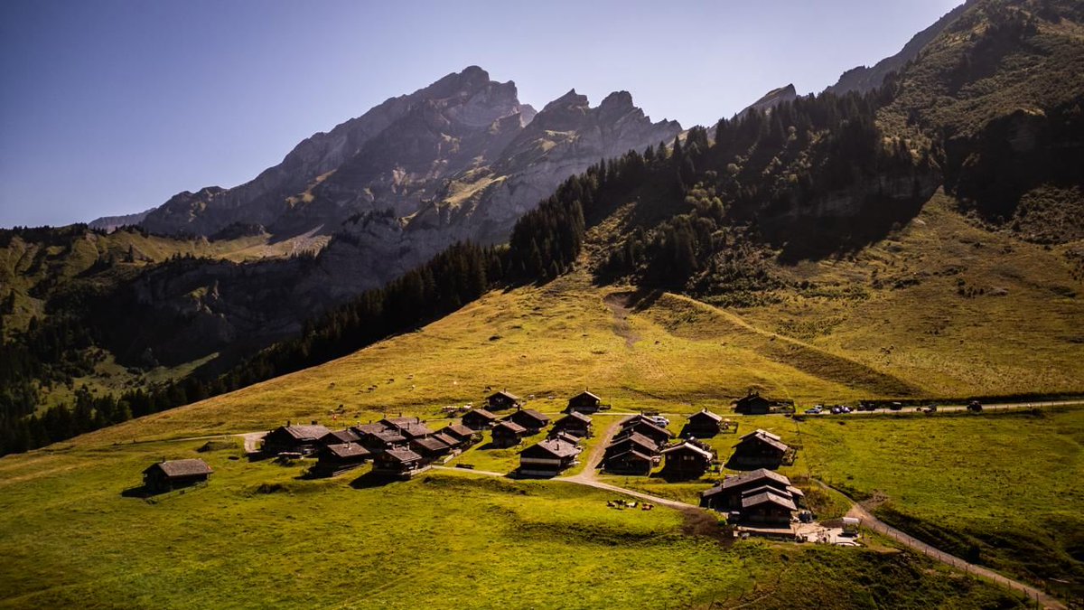 GrandToursPro's tweet photo. 🇨🇭Summer in Switzerland is on
We’ve been riding after work, watching the Tour de Suisse, and soaking up every bit of alpine magic. Now it’s your turn.

Join us on the Switzerland Explorer: the best kept secret of Alpine riding tour
👉 Read more https://t.co/7EU3pG1yyj https://t.co/EmeVI4gLQr