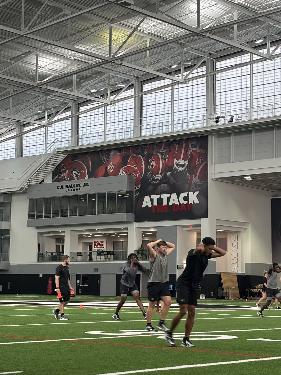BraedenVetter's tweet photo. Had a lot of fun @GeorgiaFootball camp today! Super intense and I loved the energy! Thank you @coach_thartley for the coaching! Excited to use all the stuff I learned this fall! Can’t wait to get back on campus!
@whsbulldogsfb @WHSDawgstrong @nchssportspage @PrepRedzoneNC https://t.co/Ers7wiOP40