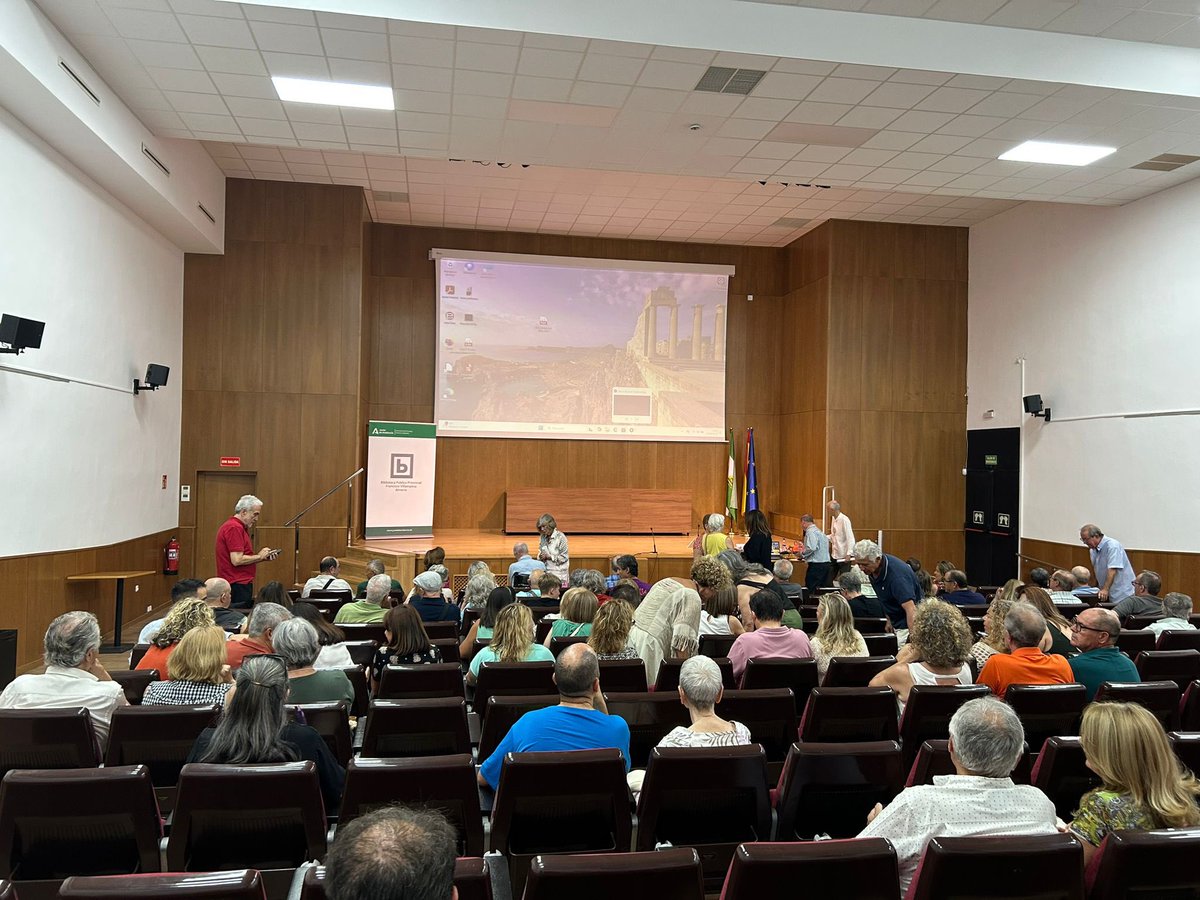 AP-APAL (@ap_apalmeria) on Twitter photo Gracias a los pensionistas de <a href="/CCOO/">COMISIONES OBRERAS</a> de #Almeria por invitarnos al estreno del documental de la revista histórica Naif. Periodismo de la transición que marcó una época. Nuestro directivo <a href="/manuelcarreter1/">Manuel Carretero</a> asistió representándonos. En la foto, con el periodista asociado A. Hermosa. Gracias a los pensionistas de <a href="/CCOO/">COMISIONES OBRERAS</a> de #Almeria por invitarnos al estreno del documental de la revista histórica Naif. Periodismo de la transición que marcó una época. Nuestro directivo <a href="/manuelcarreter1/">Manuel Carretero</a> asistió representándonos. En la foto, con el periodista asociado A. Hermosa.
