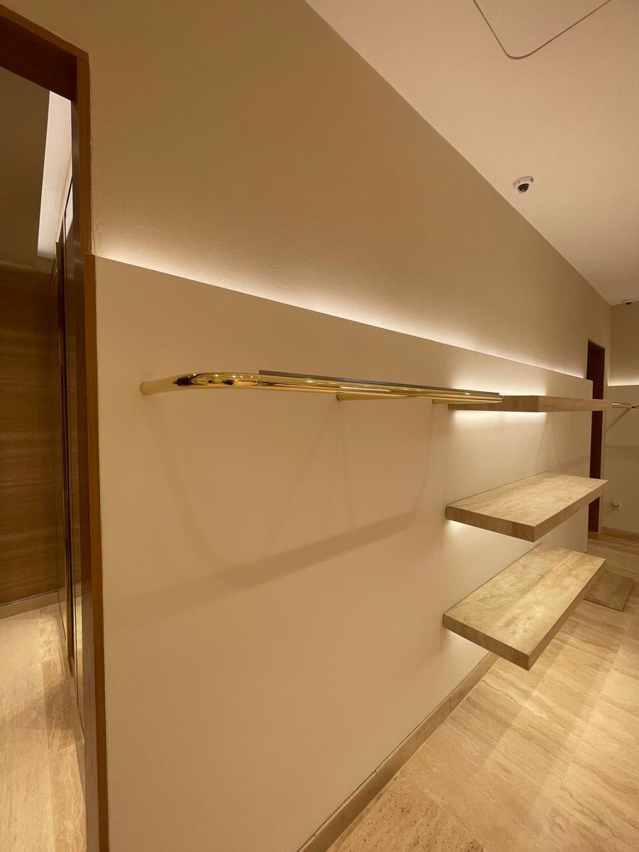 brightbrassCo's tweet photo. We had the pleasure of refinishing these stunning brass furniture pieces for a truly luxurious space. From tarnished to timeless, every detail now shines with new life.

📍Project: High-end retail store
🛠️ Fully refinished by hand

#BrassRestoration #LuxuryInteriors #BrightBrass https://t.co/fLU4Gf0LGf
