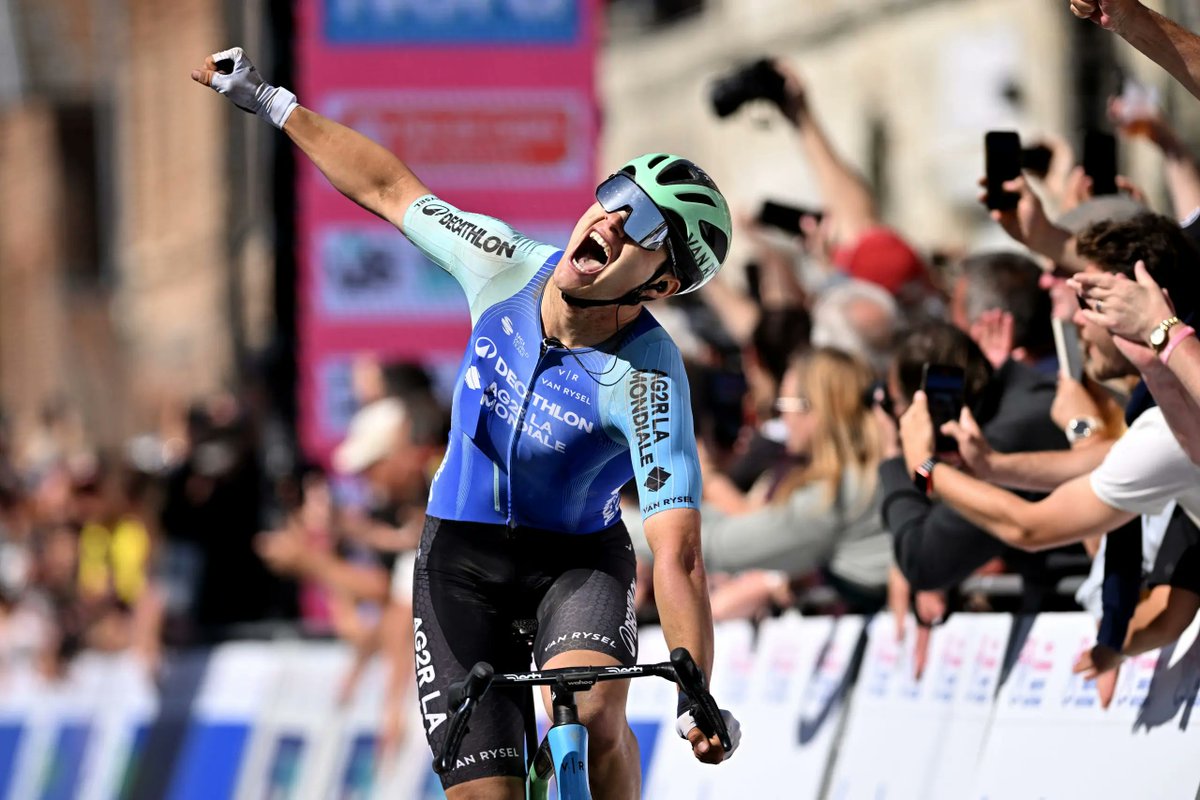 cycloben2's tweet photo. Route d'Occitanie - Stage 4 🔮
⭐️⭐️⭐️ Pierre Gautherat
⭐️⭐️ Rochas, Vendrame, Rodriguez, Donnenwirth
⭐️ Godon, Cras, Berrade, Herrada, Eiking, Fagundez, Prodhomme, Gruel, Bou, Balderstone, Castellon
#RDO25 https://t.co/SaJPTzp4fq