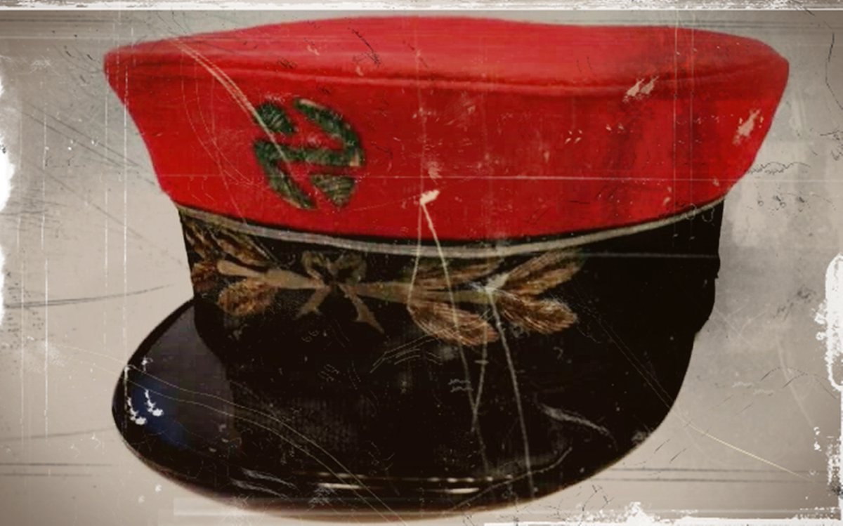 La Gorra de Manuel
"El antiguo jefe de estación de #Baza se puso el traje reglamentario, lustró sus zapatos, ajustó la corbata y se colocó su gorra roja y negra con cuatro laureles. Era un gran día y quería estar bien elegante para la ocasión”
(A mi añorado amigo Manuel Berruezo)