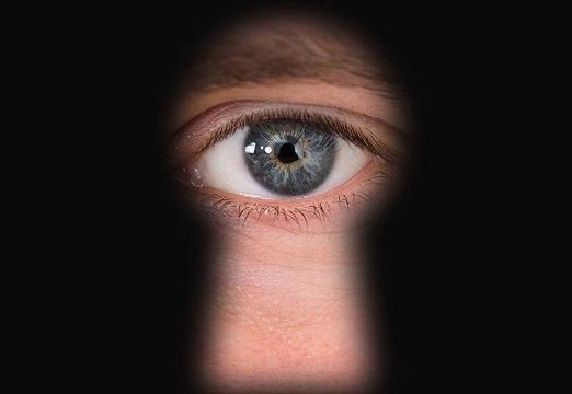 " لا تتحدثوا عن أحلامكم بصوت مرتفع .. فللحاسدين نوم خفيف ! "