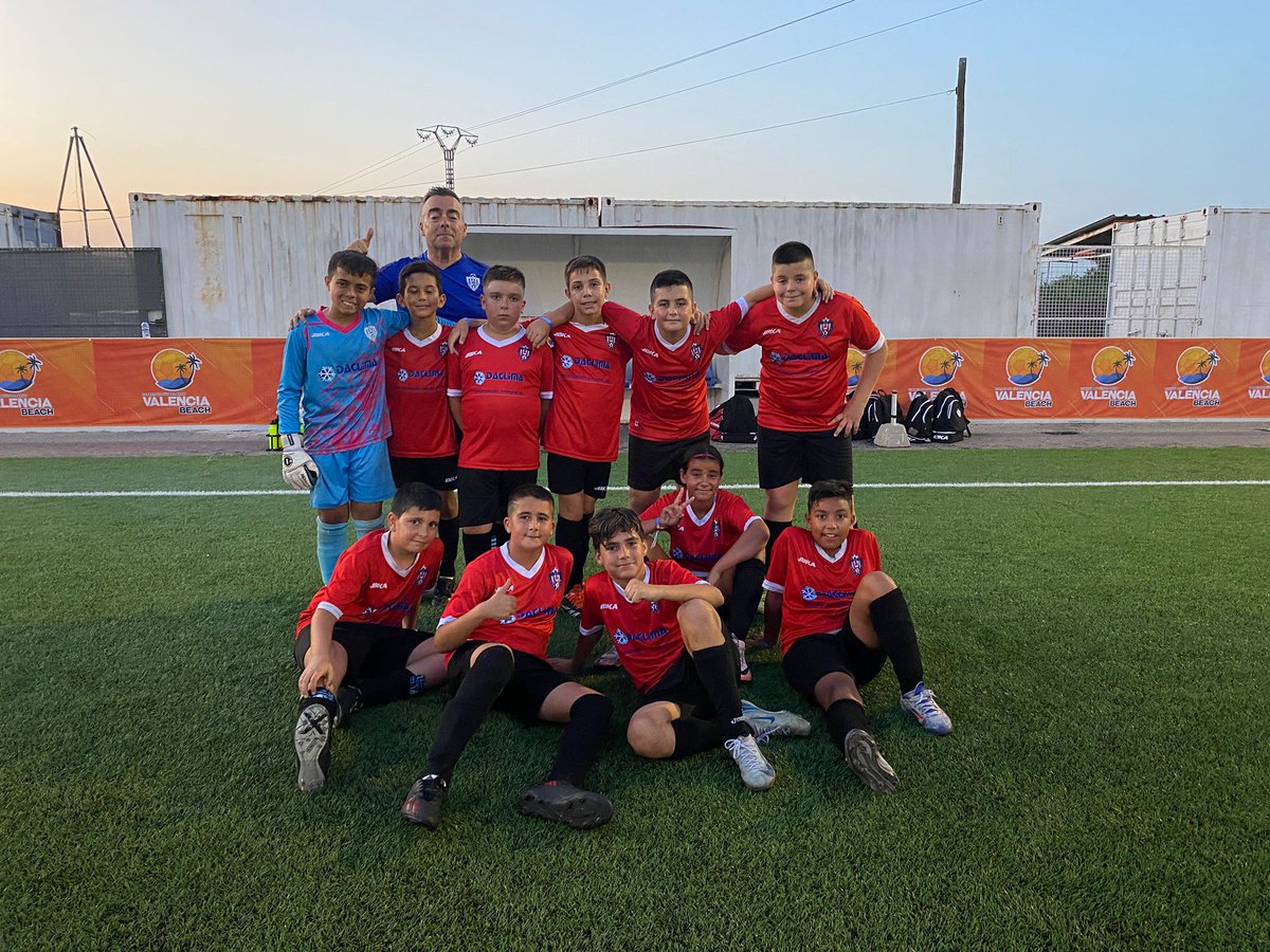 Primer partido de nuestro alevín en el @valenciabeachcup 🏆

San Martin 0-3 Papofut

¡A por más!⚽

#EFSanMartin #elclubdetupueblo