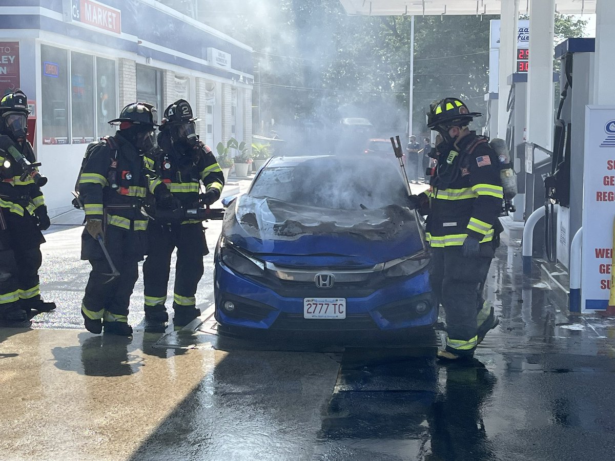 WellesleyPolice's tweet image. TRAFFIC ALERT: A car fire at the gas station on Route 9 east at Weston Road has one lane closed and the ramp to Weston Road closed.