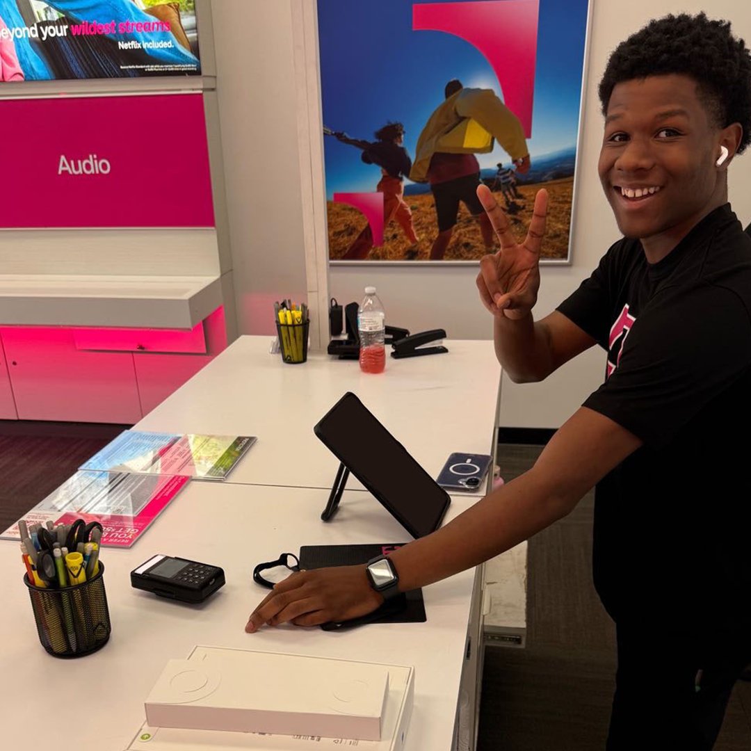 Serving up smiles at this North Carolina store! 📱✨ Our team is here to make sure you find the perfect piece of tech and have an incredible shopping experience!

🏪 Stop by our #TMobile store at 5870 Samet Dr in High Point, NC for top-notch customer service!