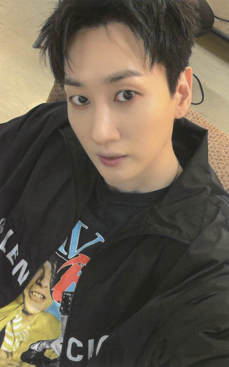 [SCAN1] Super Junior D&amp;E - Hong Kong Fansign_POB POCA 1/2 💙

🐯🐰 D&amp;E version 🤍🖤
(Baby boy in white and Baby boy in black 💕💕🤭)

#SUPERJUNIOR #슈퍼주니어 
#SuperJuniorDnE #슈퍼주니어DnE
#은혁 #EUNHYUK <a href="/AllRiseSilver/">Dalnim</a>
#동해 #DONGHAE <a href="/donghae861015/">Super Junior 이동해</a>
<a href="/SJ_DnE_official/">SUPER JUNIOR-D&E official</a> <a href="/SJ_DnE_JP/">SUPER JUNIOR-D&E JAPAN</a>