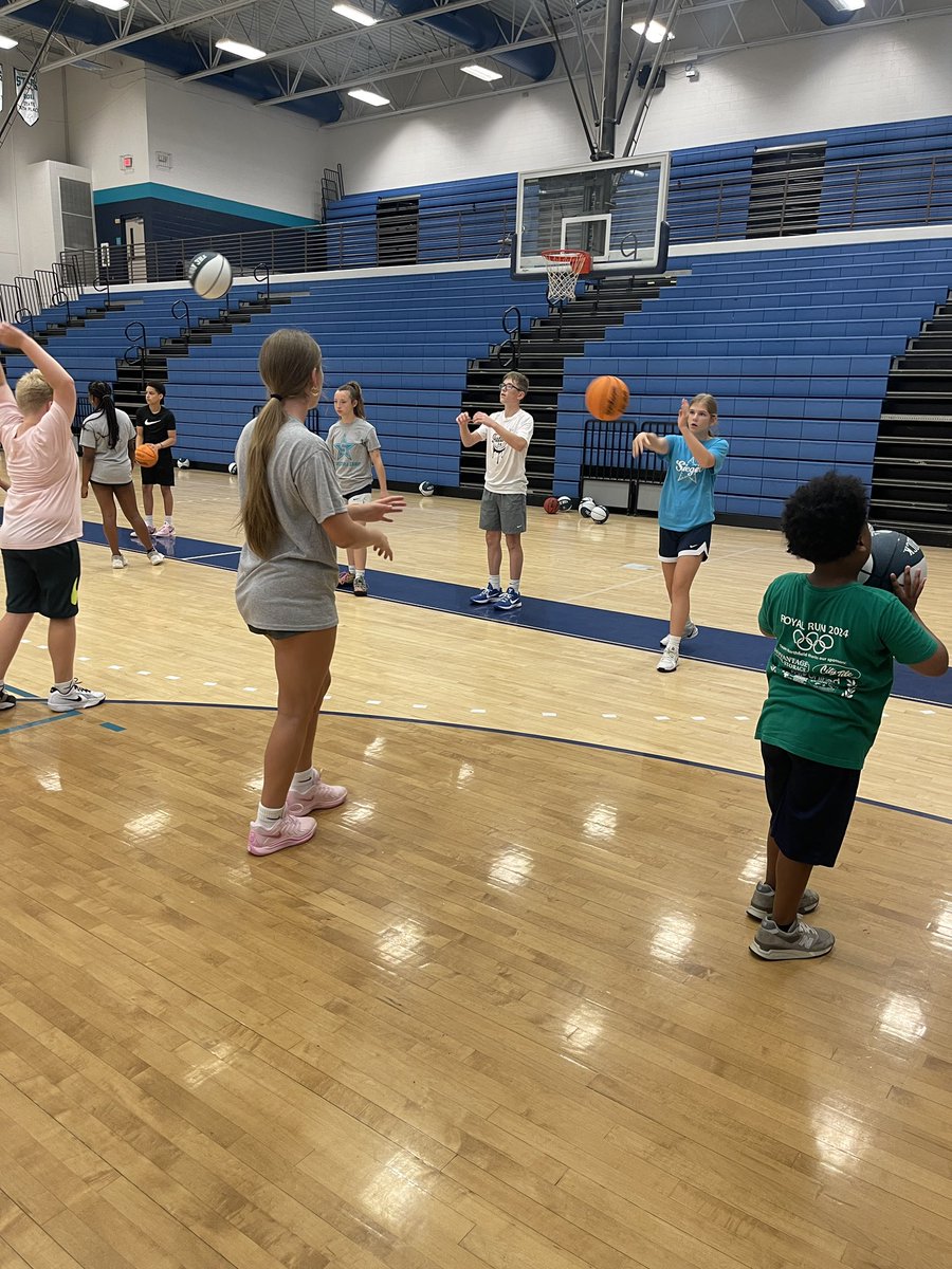 Day 2️⃣ ✅ 
Had a great time teaching and playing games with the kids the past two days! Lady Stars ⭐️ 🏀 gained some great leadership skills by being in charge‼️