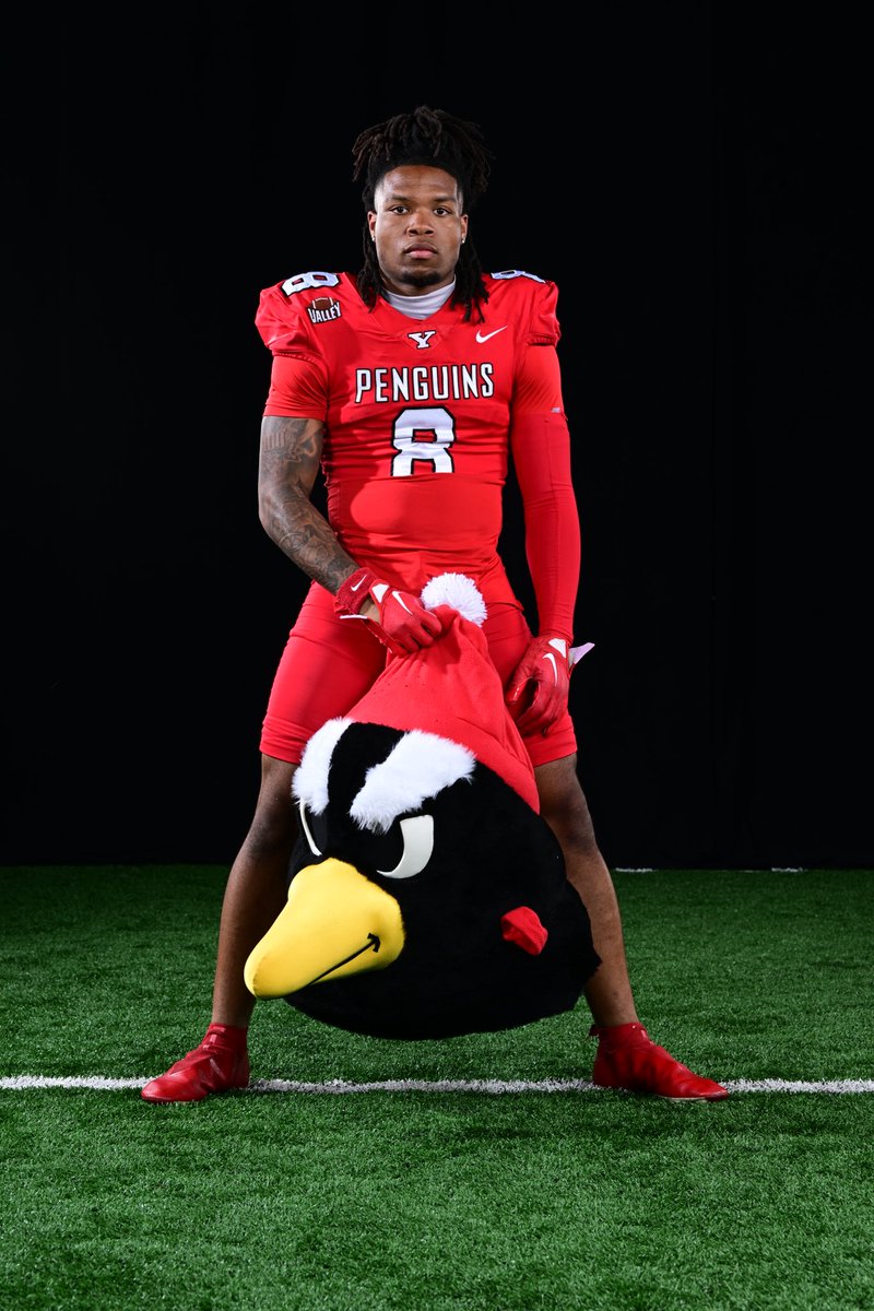 DrewAlwaysLive's tweet image. Almost that time to go cash in🐧💯