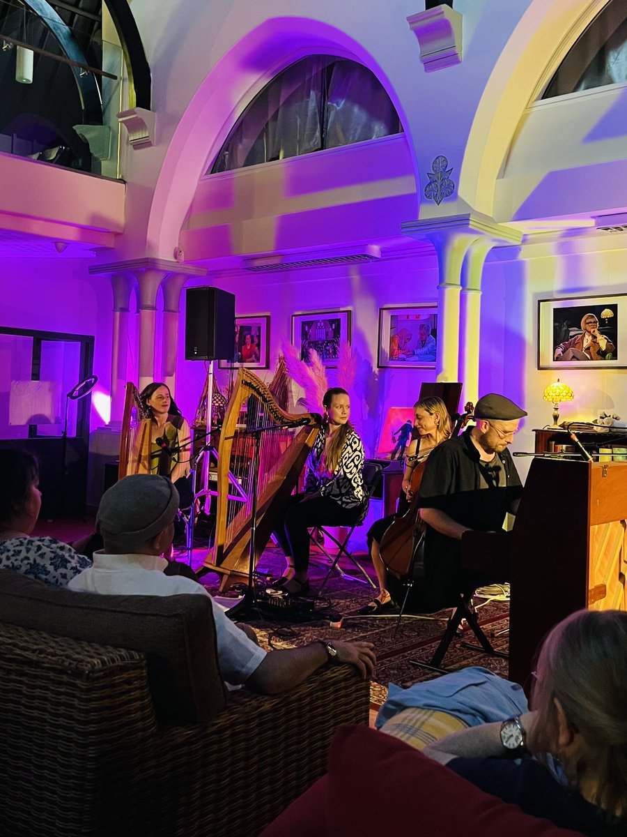 chrisspirit84's tweet image. Fantastic music event in @theduncairn tonight part of their #Suaimhneas programme 😌… I have definitely found peace, calm & tranquility on #SummerSolstice 🎹 🎶 ☘️🎵#SupportTheArts @ourbelfastmusic @BelfastTradF @NBelfasthour @winklepin @TradTrailBel @DanGota @niamhobrienharp