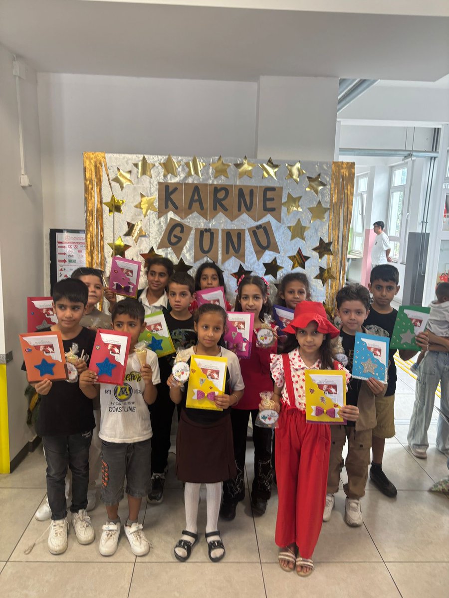 Piktes Uyum Sınıflarımız ve Dil Kurslarımızda karne sevincini Türkçe Ögreticilerimiz ve ögrencilerimizle birlikte paylaştık. Ceyhan Ayşe Malaz İo. Celil Çavuşoğlu İo. Seyhan Plevne İo. Ceyhan Cumhuriyet İo. <a href="/tufekciyusuf/">Yusuf TÜFEKÇİ</a> <a href="/AdanaMem/">Adana İl Millî Eğitim Müdürlüğü</a> <a href="/hudaverdiyldz/">Hüdaverdi YILDIZ</a> <a href="/projepiktesplus/">PiktesProjesi</a>