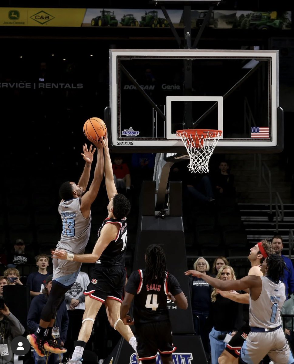 Gracias <a href="/DU_Pioneers/">Denver Athletics</a>