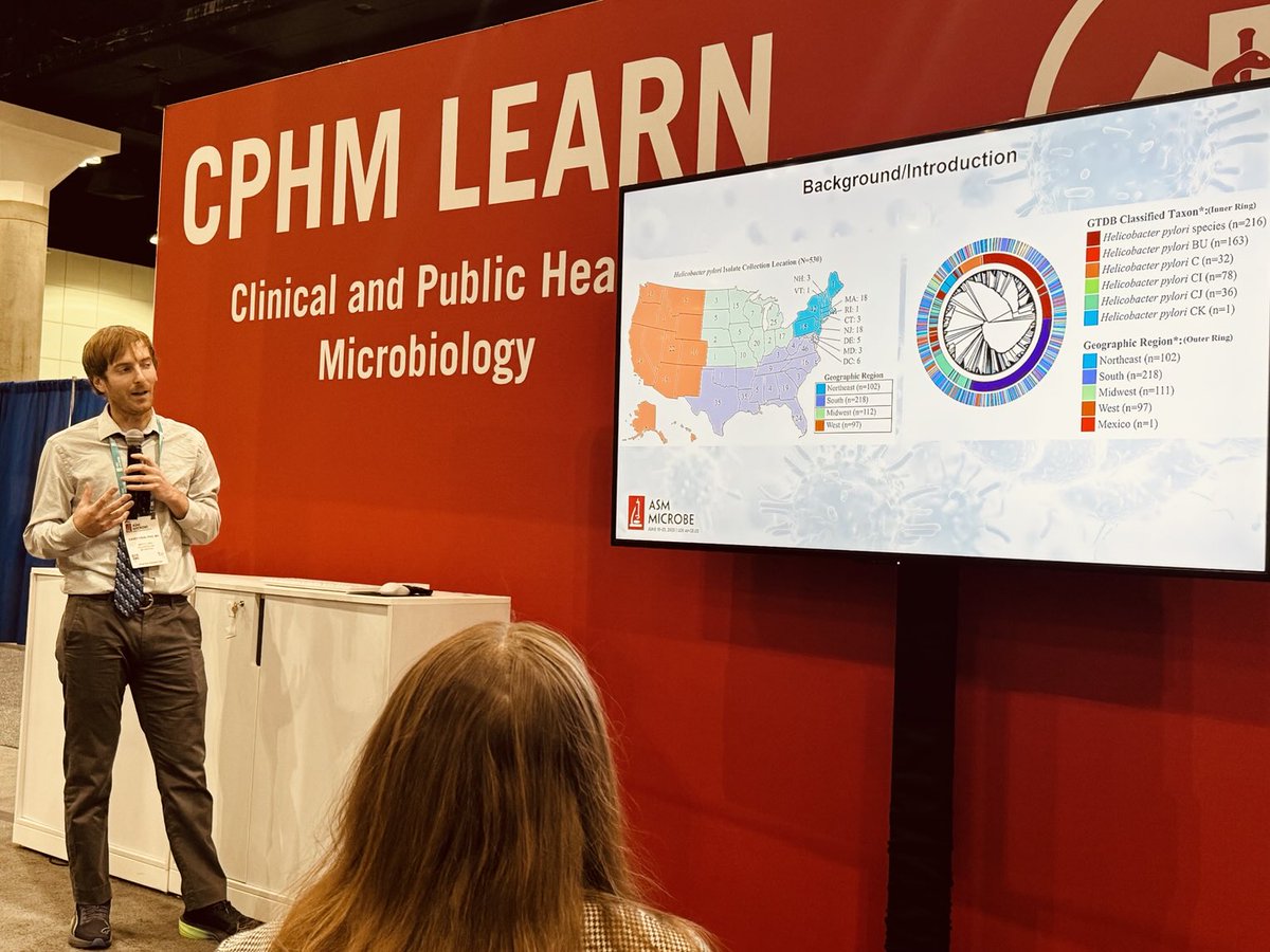 micro_rp's tweet image. @MayoClinicPath @MayoClinic resident Casey Vieni presenting his work on drug resistance in Helicobacter pylori @ASMicrobiology #ASMicrobe