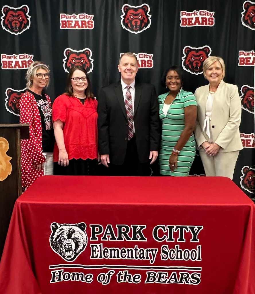We are pleased to announce that Brian Clifford has been named the new principal of Park City Elementary School. Click here for the full release: docs.google.com/document/d/1rf… #WeareBC
