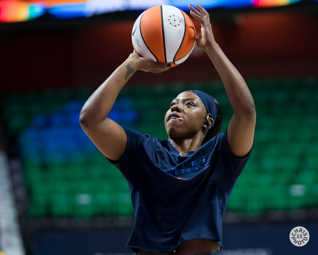 chrisphoto15's tweet image. Some pregame scenes before the @DallasWings tip-off against the @ConnecticutSun at Mohegan Sun arena in CT. Tip-off at 7:30 pm.