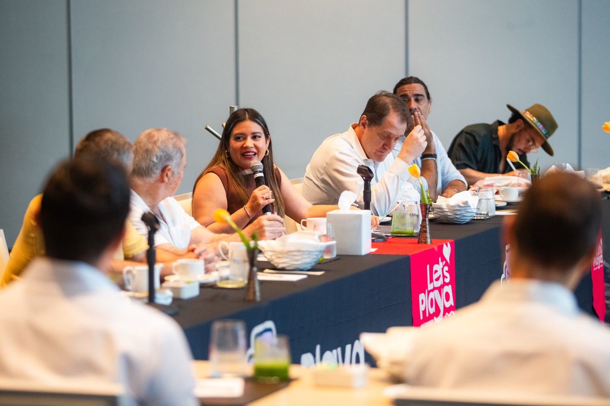 Medios Primer Mestizaje (@mmestizaje) on Twitter photo Playa del Carmen se lanza a conquistar el turismo de lujo mundial con alianza histórica entre gobierno y hoteleros
El gobierno municipal que encabeza la presidenta <a href="/estefaniamerkdo/">Estefania Mercado</a> dio un paso firme hacia el posicionamiento de Playa del Carmen como uno de los destinos turísticos Playa del Carmen se lanza a conquistar el turismo de lujo mundial con alianza histórica entre gobierno y hoteleros
El gobierno municipal que encabeza la presidenta <a href="/estefaniamerkdo/">Estefania Mercado</a> dio un paso firme hacia el posicionamiento de Playa del Carmen como uno de los destinos turísticos