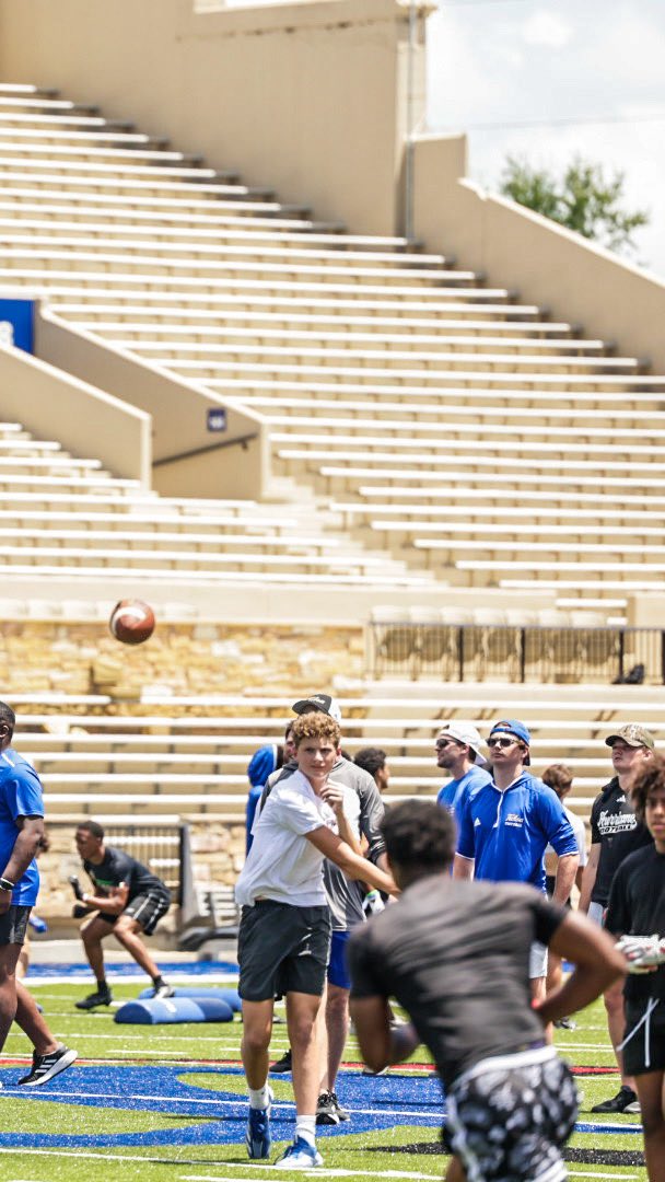 TownsendTeff's tweet image. Had a blast at @TulsaFootball camp with some @HB_WildcatFB Teammates. Thanks @CoachTreLamb9 and @CoachBRobbins for the opportunity to compete today.
-
#HarBerFootball #ReignCane #Arkansas #Classof2029 #TulsaFootball #ARPrepRedzone

@ERoper32 @TreysonReith @briceowens0…
