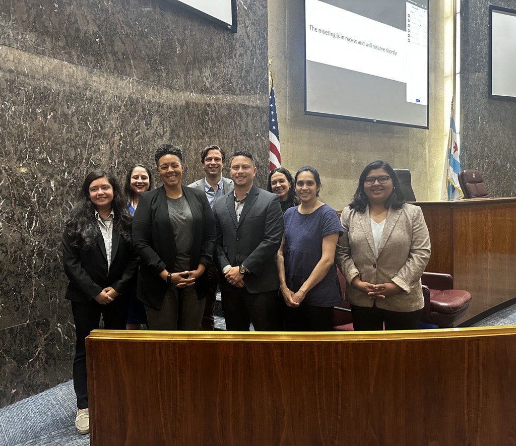ChicagoDOE's tweet image. Last week, we convened the Shoreline Advisory Board for the first time. The new board will help protect Chicago's shoreline from damage, especially as climate change makes storms more severe. We're excited to work together to ensure the resiliency of our beautiful lakefront.