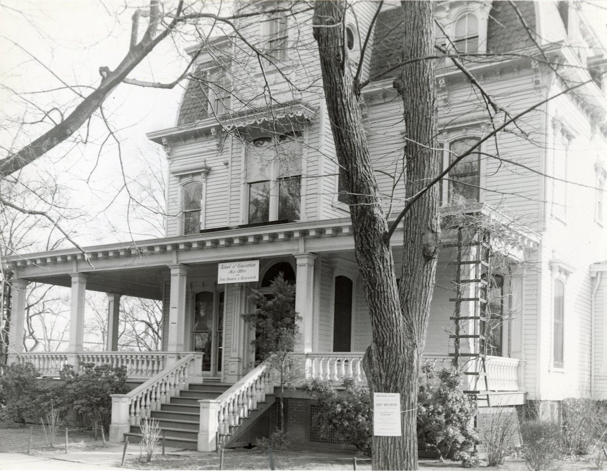 RutgersGSE's tweet image. This summer, we're taking you through a brief history of the Rutgers Graduate School of Education, sharing archives of the milestones our school has made in the last century.
First up: In 1923, Rutgers established the School of Education in this little quaint house.