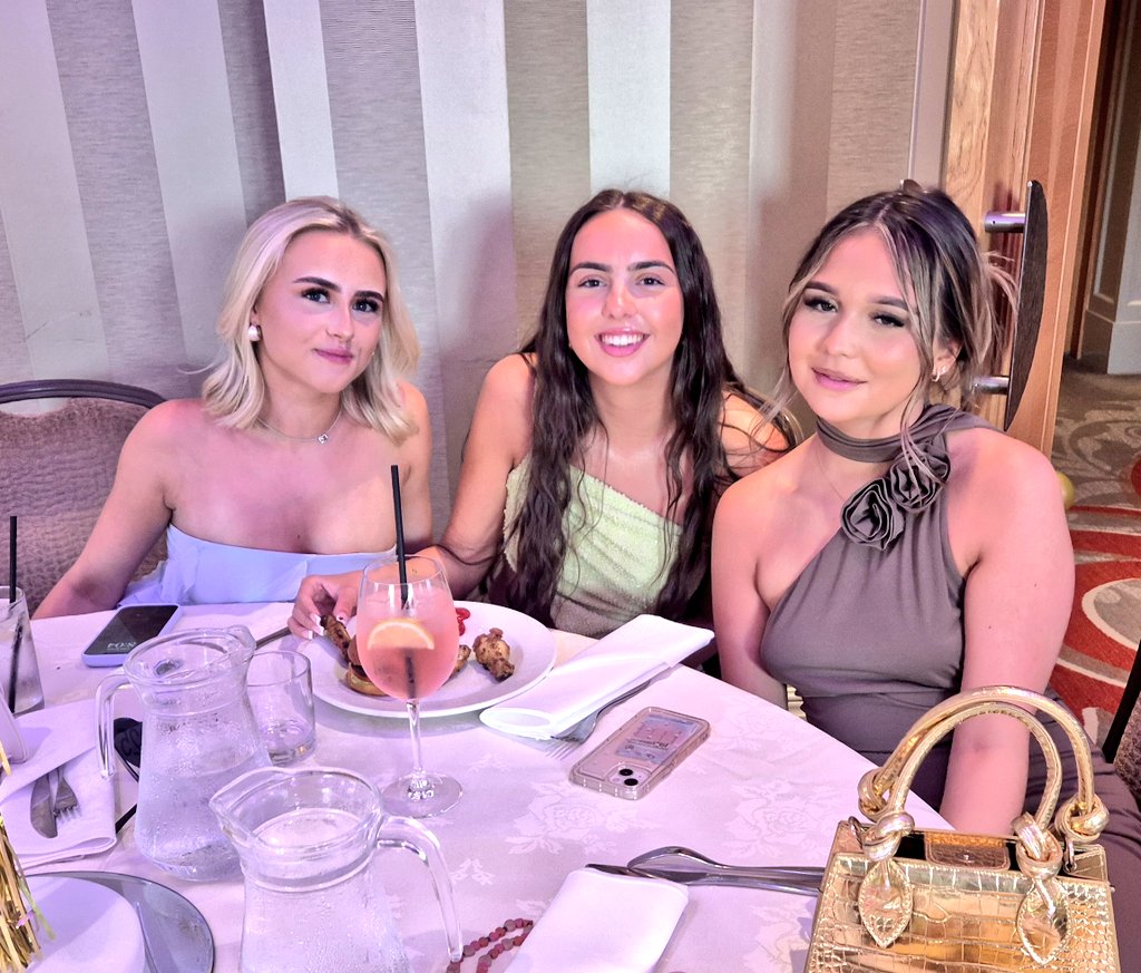 srgchs's tweet image. #Prom #Year13
A beautiful evening with the best of young people. They are a credit to themselves, their families, and our school, and we wish them the best of luck in making their dreams come true 🙏👏👏 Thanks to Mrs Jones and her team #LearningtogetherinChrist 💙🙏