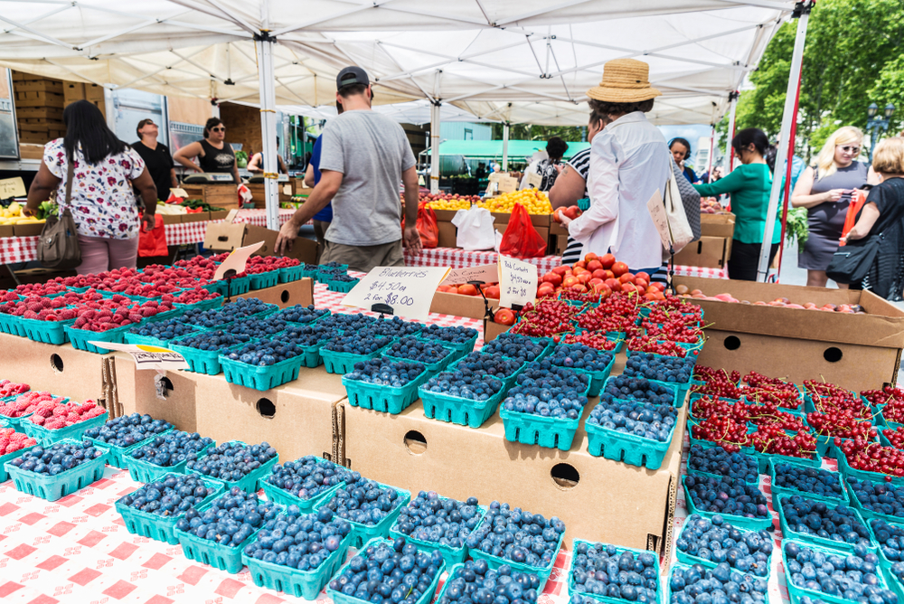Farmers market season is in full swing! Have you visited your local market yet?

All NYC farmers markets accept Health Bucks coupons and most accept SNAP.

See our map of market locations: on.nyc.gov/farmersmarket