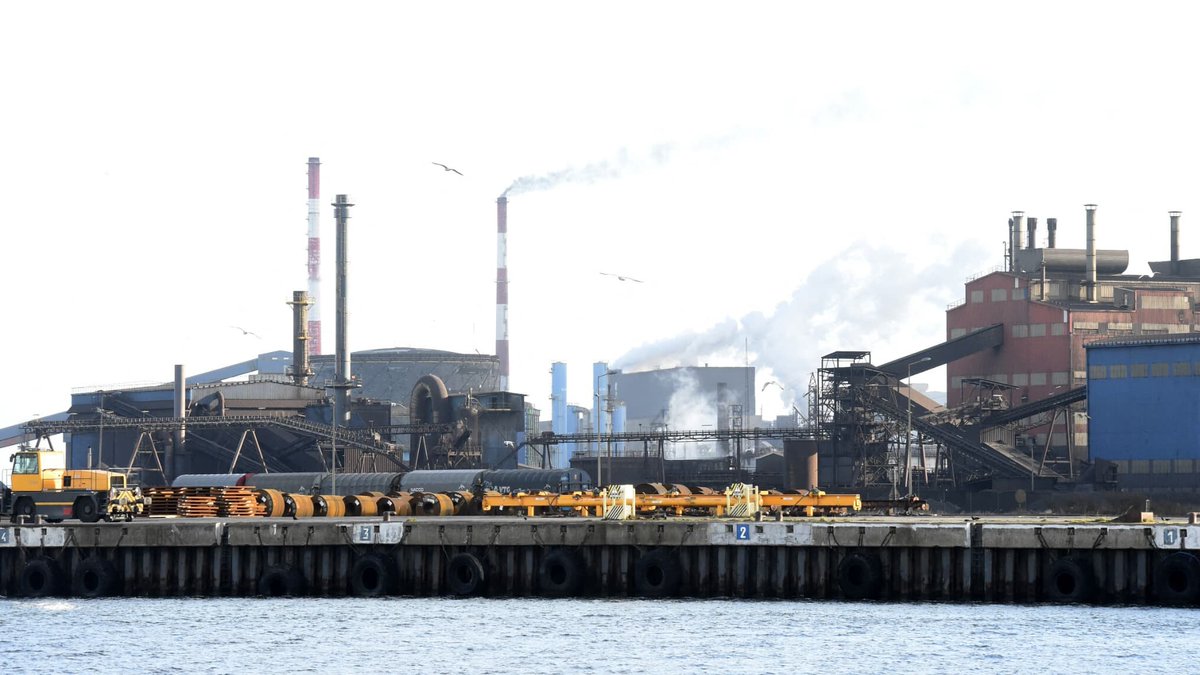 ArcelorMittal: une manifestation CGT devant le site de Dunkerque pour maintenir la pression
l.bfmtv.com/GhCr