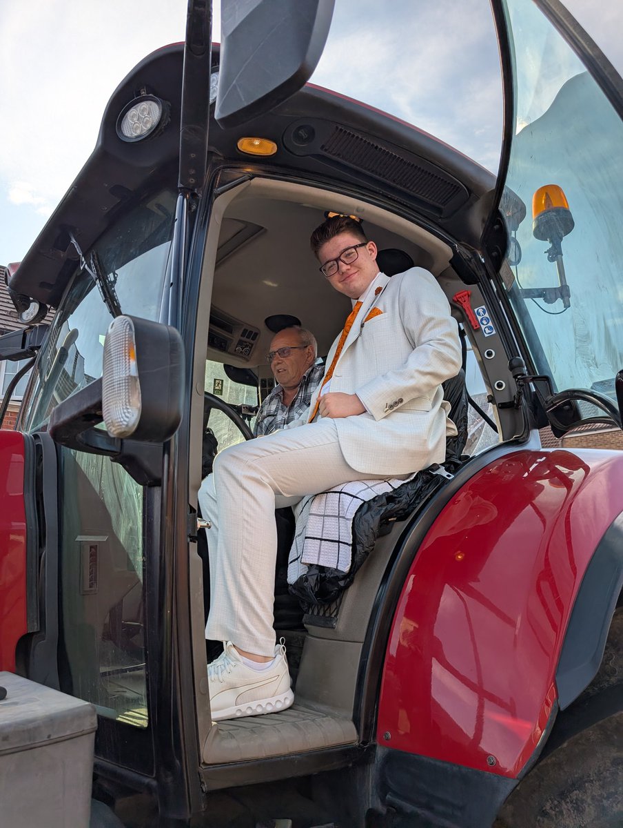 Samantha O'Neill (@sloneill01) on Twitter photo He might not get many qualifications as <a href="/JeremyClarkson/">Jeremy Clarkson</a> but at least he travelled to prom in style 😜 He might not get many qualifications as <a href="/JeremyClarkson/">Jeremy Clarkson</a> but at least he travelled to prom in style 😜