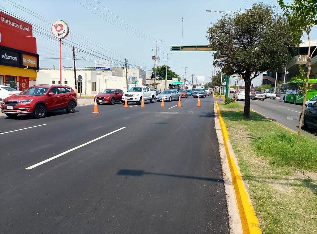 🦺🚗 ¡En Guadalupe no bajamos el ritmo!

Ya son más de 106 mil metros lineales de pintura vial en calles y avenidas…
Porque moverte seguro y rápido también es parte de construir una gran ciudad. 🛣️✨

Seguimos trabajando con todo.
#SeamosGrandes