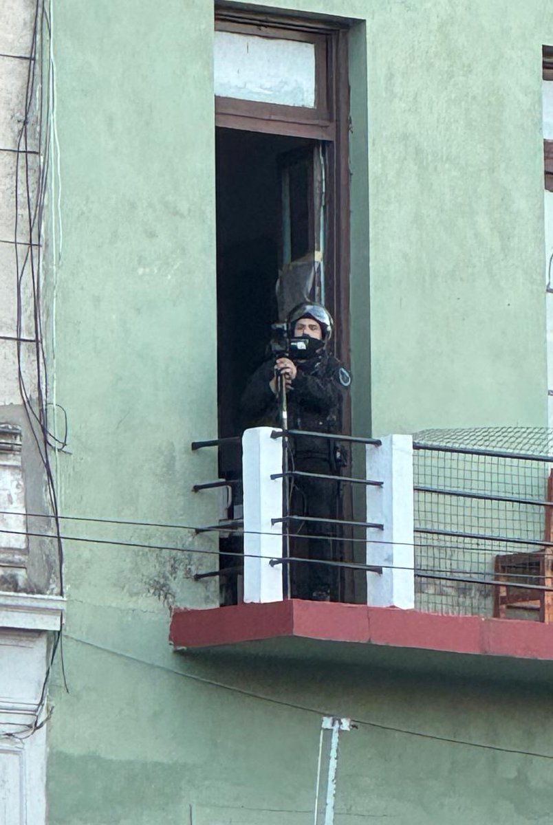 Hay balcones 😠 y balcones 🥰
