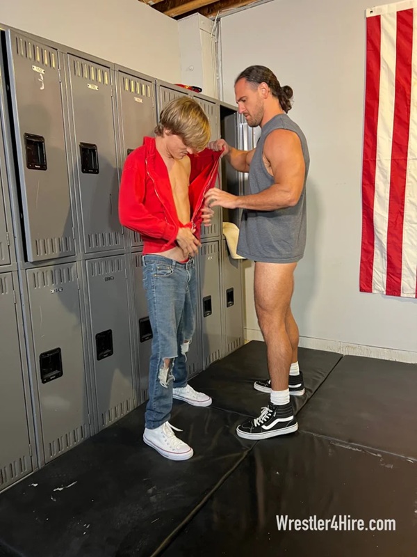 WrestlerForHire's tweet photo. No one likes a bully.

But we all like to watch!

#AngelSilver vs. #FunTimeFrank!

DOWNLOAD NOW!

https://t.co/7Qat6l6VgM

#bigvslittle #matwrestling #lockerroom https://t.co/qv9tWkHsGA