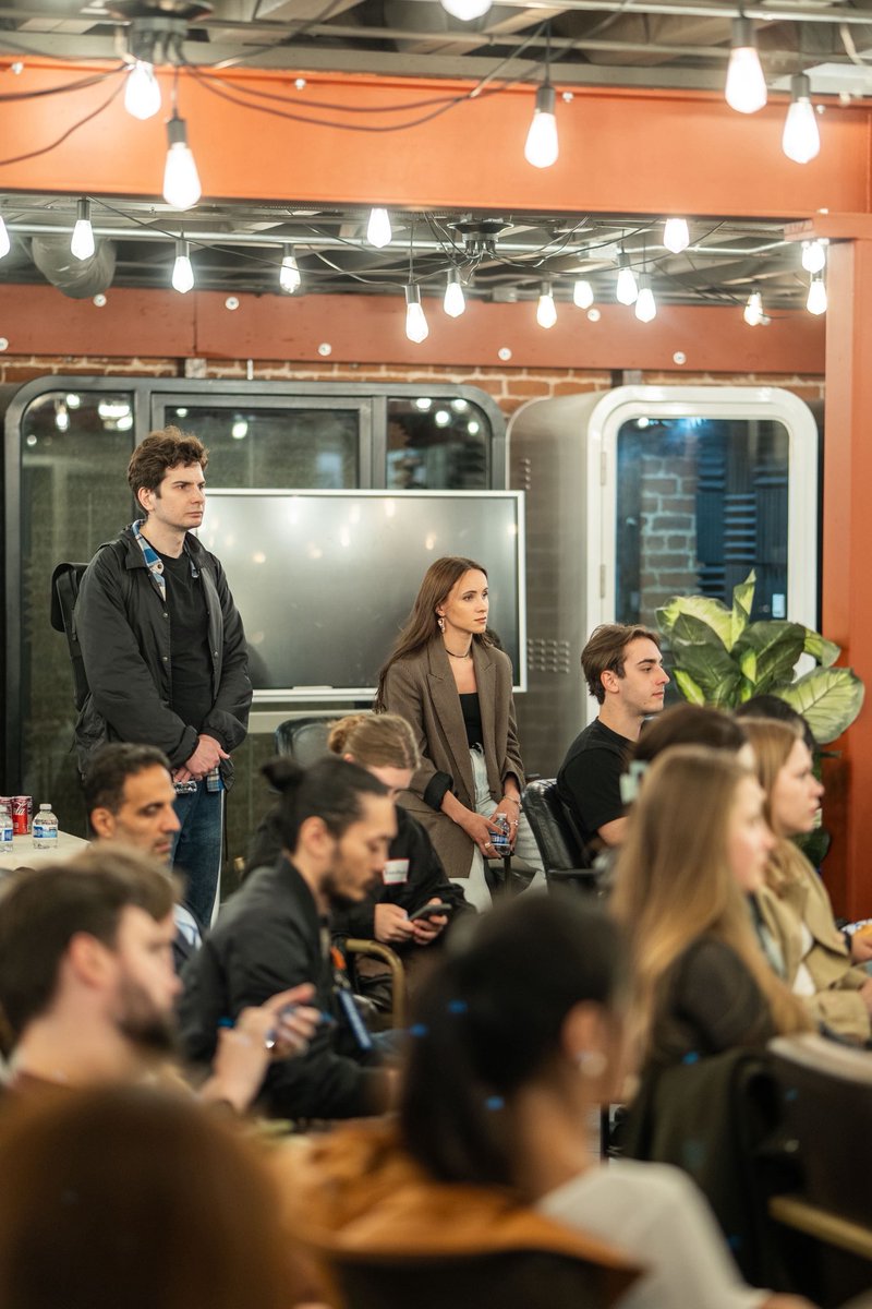 minney_cat's tweet image. "your horizon is only as wide as the people who are around you"
great evening on why we chose SF to build, what it's like to build a team augmented by AI, and how hiring for people who deeply care matters more than ever
h/t @AnyaTuros for hosting and ty for having @atlal_b…