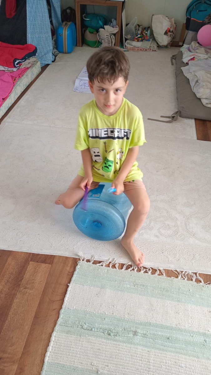 DİKKAT! DİKKAT! DİKKAT! ATLAS ARANIYOR!

İskele Belediyesi'nden yapılan duyuruya göre; 5 yaşındaki Atlas Taymur, Kilitkaya köyünde Gameno Fissa olarak bilinen ormanlık alanda kayboldu.

Sivil Savunma, polis ve itfaiye arama çalışması başlattı.

Atlas'ı görenlerin, İskele Polis