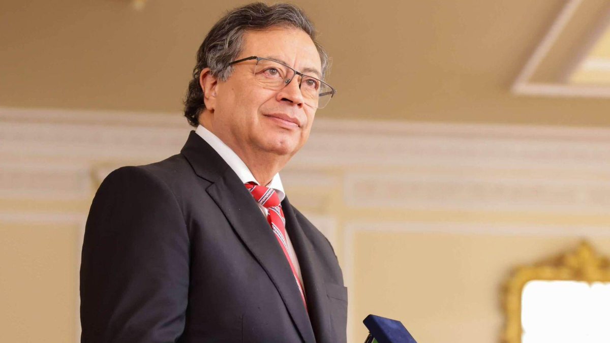 Petro anuncia derogación de decreto de consulta popular tras aprobación de reforma laboral dataifx.com/post/petro-anu…