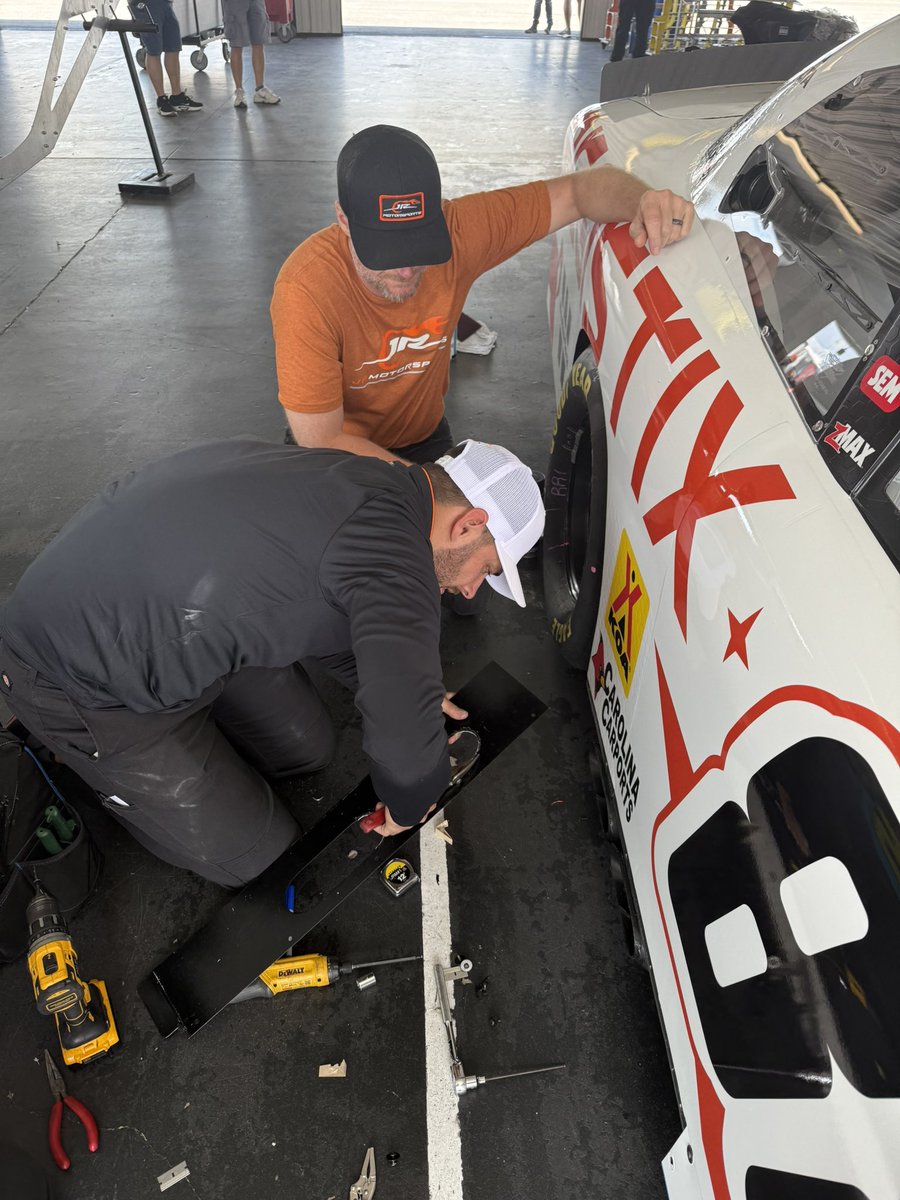 ConnorZilisch's tweet image. Crew chief getting us through tech today @DaleJr
