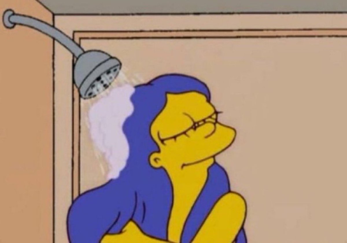 yo tranqui bañándome con agua HIRVIENDO sabiendo que me estoy haciendo mierda el pelo