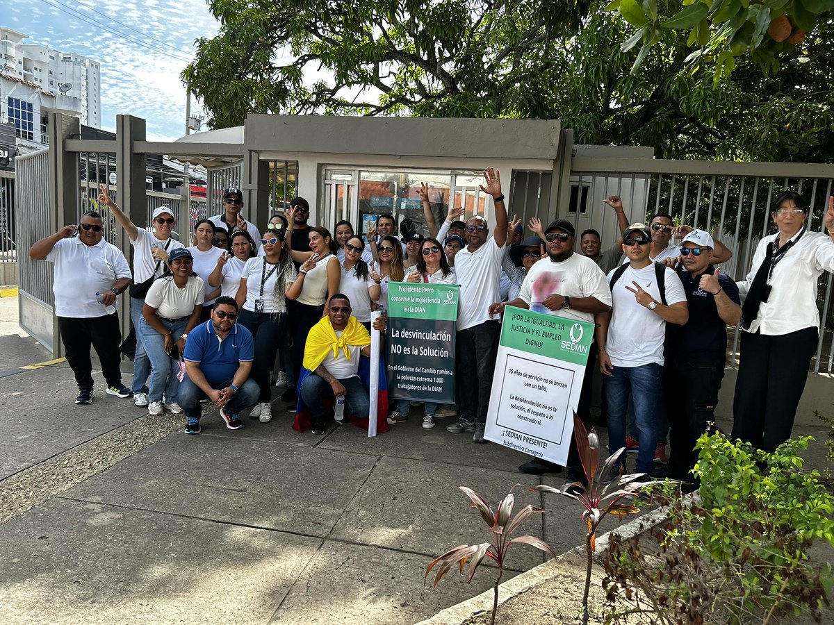 Desde la ciudad de Cartagena, alzamos nuestros voz y salimos a las calles para que la ciudadanía sepa que sin recaudo eficiente no hay desarrollo en el país. 

<a href="/petrogustavo/">Gustavo Petro</a> sus proyectos sin recaudo no son nada. 

¡ aquí lo esperamos !