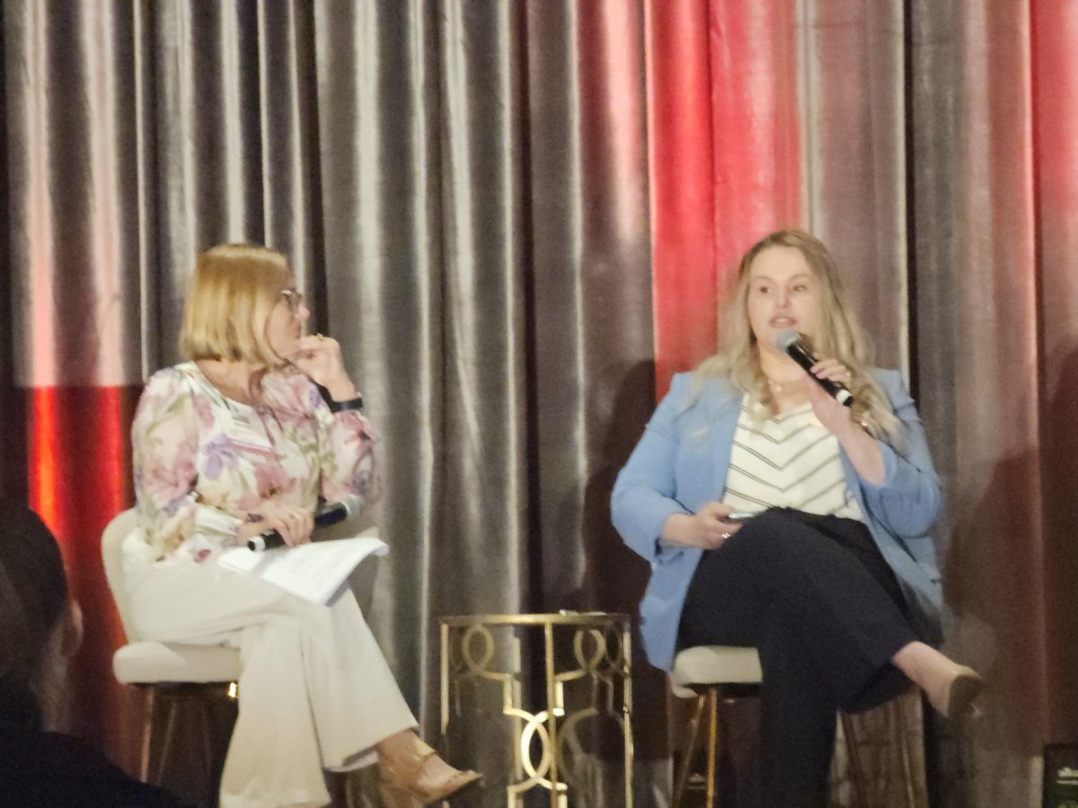 ColPamStevenson's tweet image. Finishing out the week in St. Louis at the Women in Government National Legislative Conference, connecting with inspiring women leaders from across the country and I even made a furry new friend!