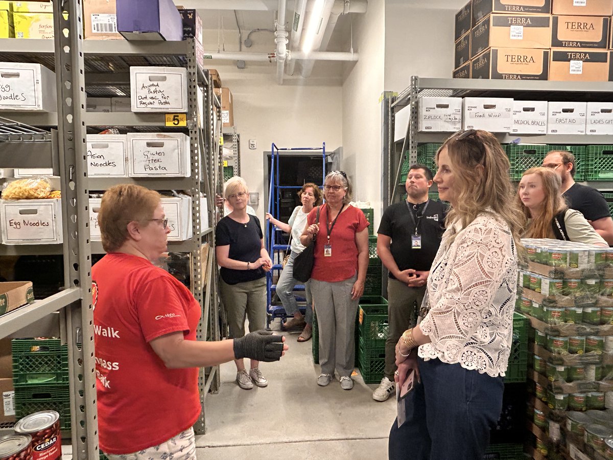 Indwell (@indwellca) on Twitter photo Today sone Indwell staff had the pleasure of touring <a href="/CompassFoodBank/">The Compass Food Bank & Outreach Centre</a>, our tenants at Lakeshore Lofts in Mississauga.
They do so much more than provide food staples — they provide community outreach, hot meals, and much more. What an impressive group of staff and volunteers! 👏 Today sone Indwell staff had the pleasure of touring <a href="/CompassFoodBank/">The Compass Food Bank & Outreach Centre</a>, our tenants at Lakeshore Lofts in Mississauga.
They do so much more than provide food staples — they provide community outreach, hot meals, and much more. What an impressive group of staff and volunteers! 👏