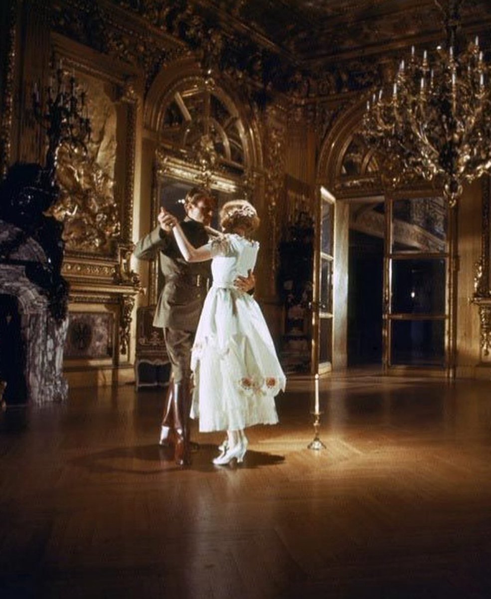 lexivas's tweet image. bart jr. in the gold room at marble house. if you swipe through the pictures, you’ll see a photo of robert redford and mia farrow as gatsby and daisy buchanan dancing in this room in “the great gatsby” 💛 @jellycatlondon #newportmansions 

instagram.com/p/DLItEjqyleI/