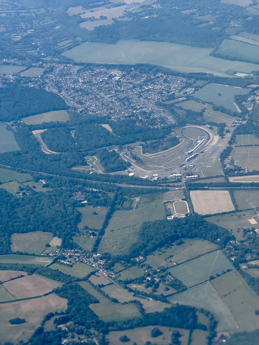 Can I spot <a href="/norramot/">Tom Arron</a> ?