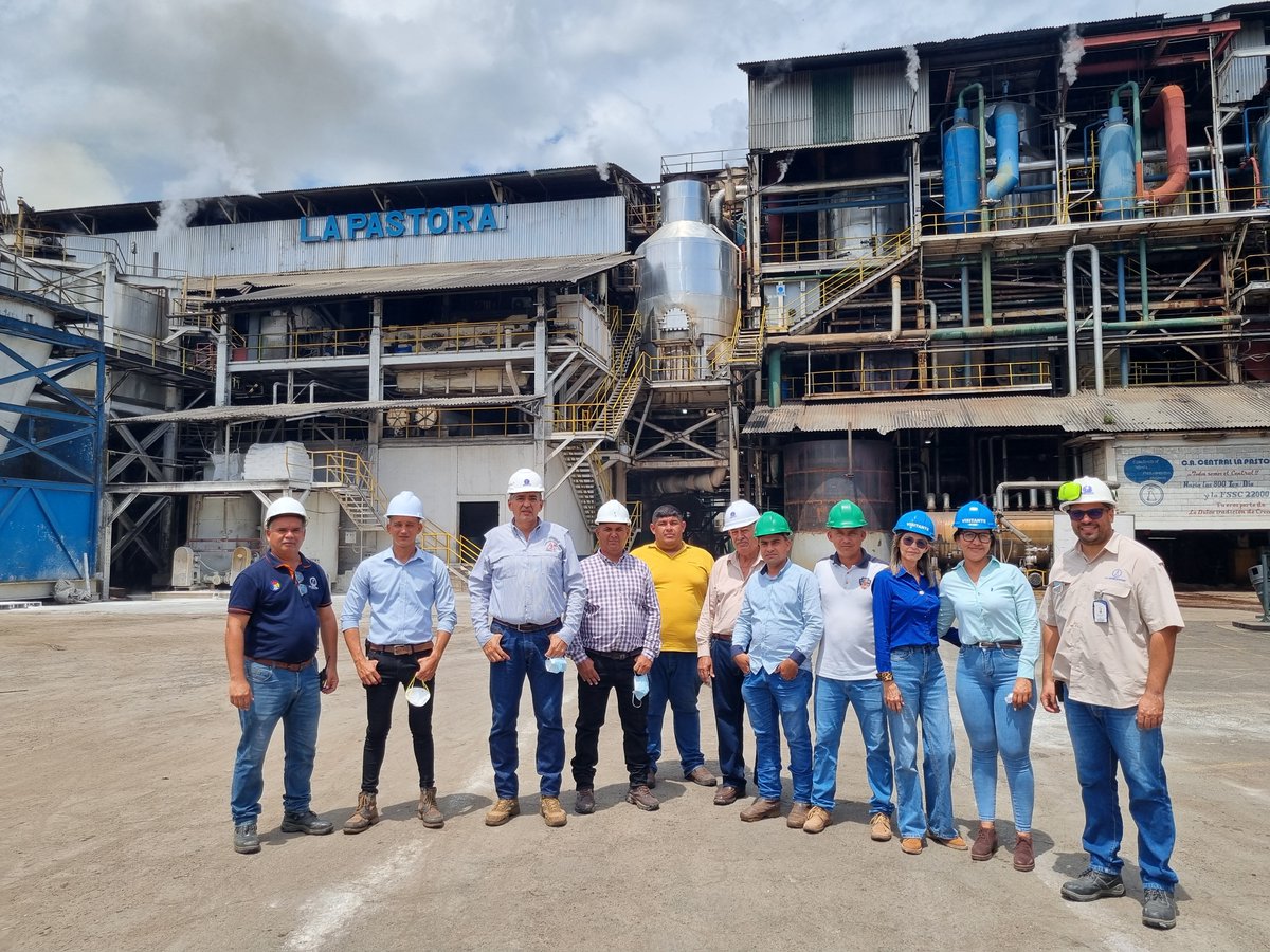 ¡Recorrido enriquecedor! 🎋

9 productores de caña de Trujillo visitaron Central La Pastora, conociendo de cerca el proceso productivo completo, desde la llegada de la caña hasta la obtención del azúcar. 🙌

¡En Central La Pastora, nuestros productores están en su casa!🎋